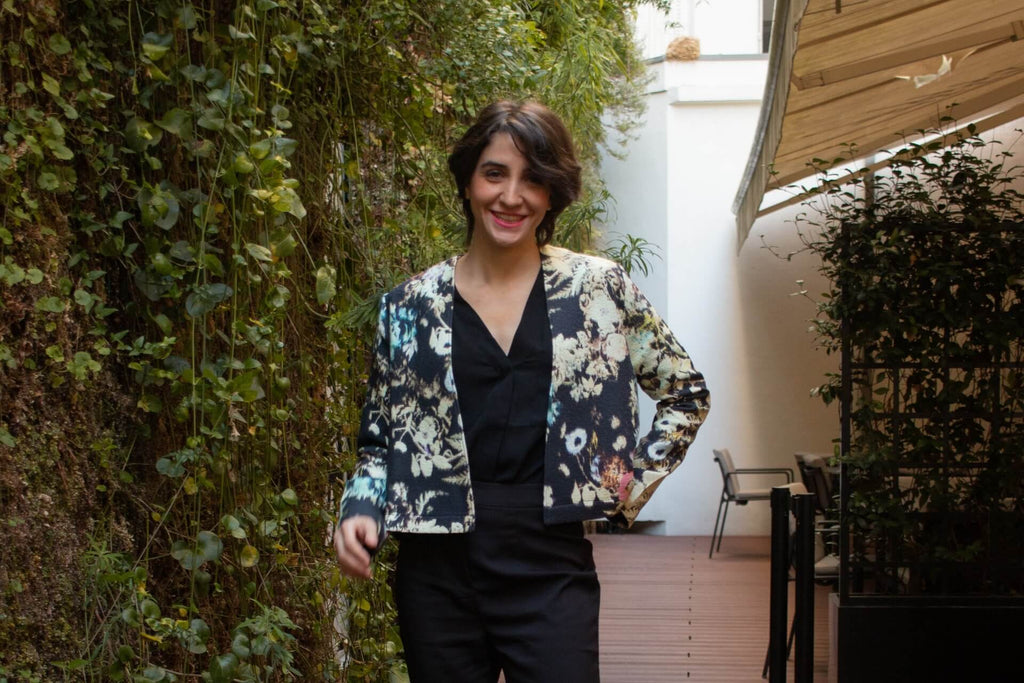 femme portant le spencer kyoto fleuri